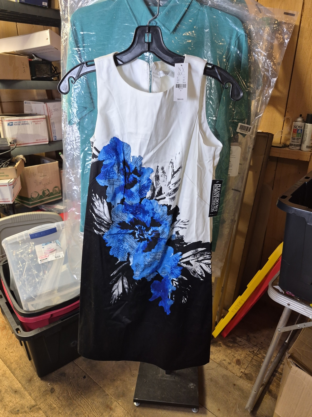 New York & Company White and Blue Floral Sleeveless Sheath Dress Bin 55